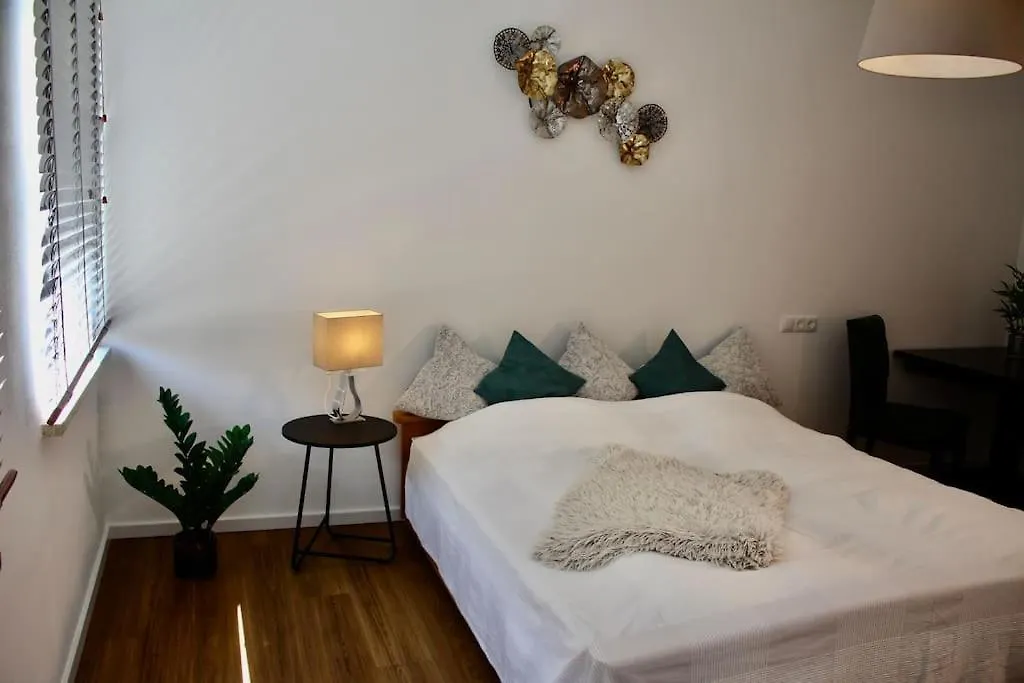 3,5 Zimmer Wohnung Nahe Legoland Neuburg an der Kammel 0*,